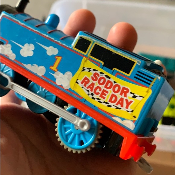 THOMAS SODOR RACE DAY Trackmaster Train Engine - Picture 3 of 14